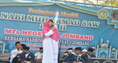 MTS NEGERI 11 JOMBANG BERSOLAWAT PERINGATAN MAULID NABI MUHAMMAD SAW 1445 HIJRIYAH